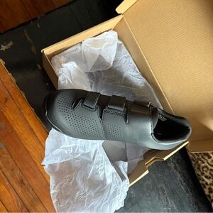 Men’s Shimano SH-XC100 (XC1): A mountain Black Cycling Shoe size 10 1/2